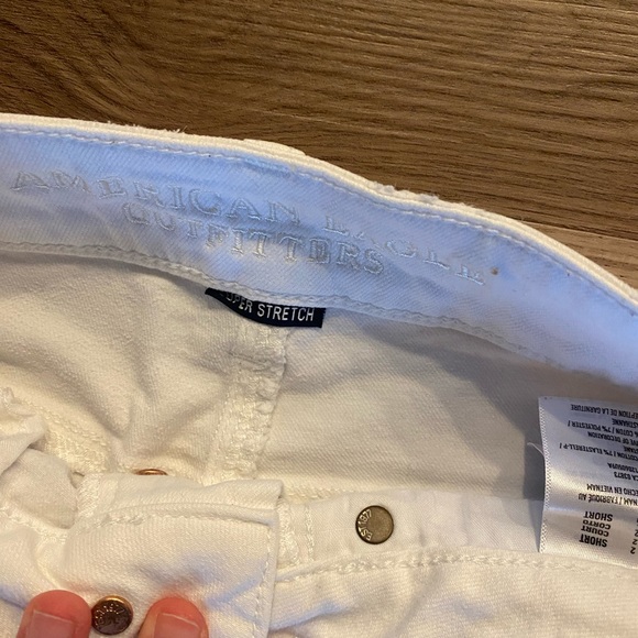 USED LIKE NEW - American Eagle Jeans - Picture 2 of 3